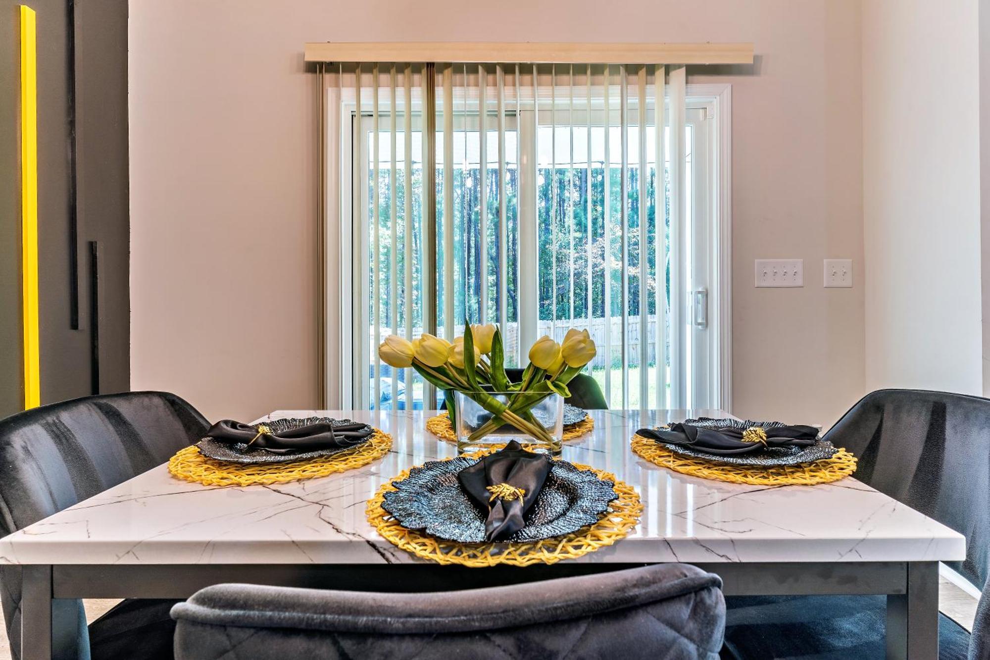 Raleigh Luxe Family Retreat- 15 Min To Downtown, Kids Gear, Fast Wifi For Wfh, Ev & Pet Friendly Villa Exteriör bild